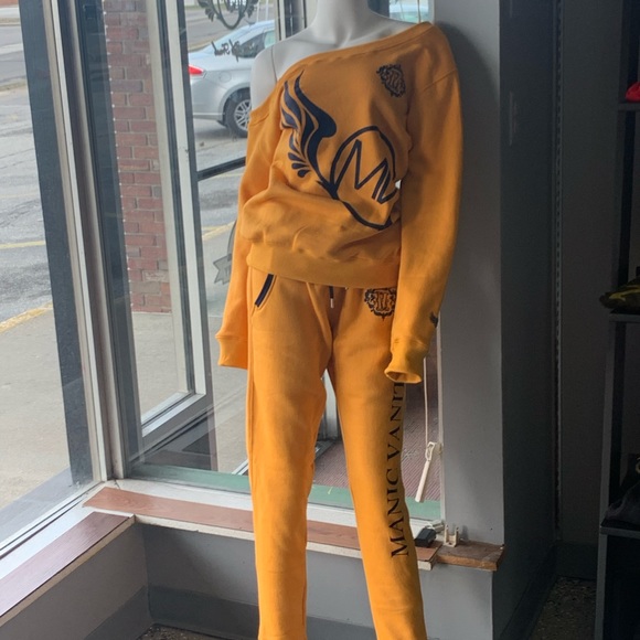 2 piece off the shoulder jogger set - Picture 2 of 2